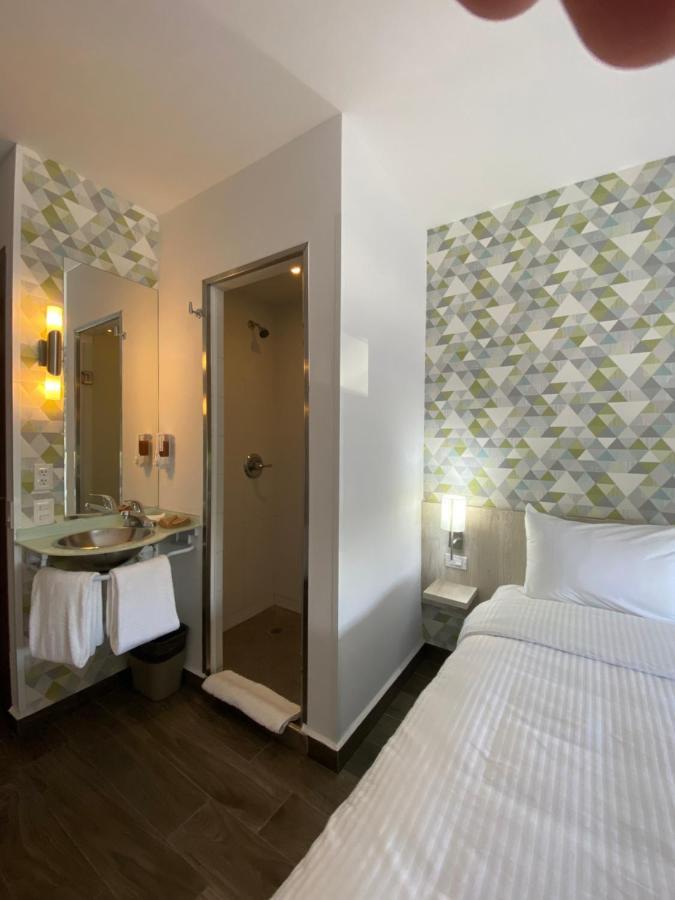 Hi! Monterrey Aeropuerto Hotel อโปดาคา ภายนอก รูปภาพ